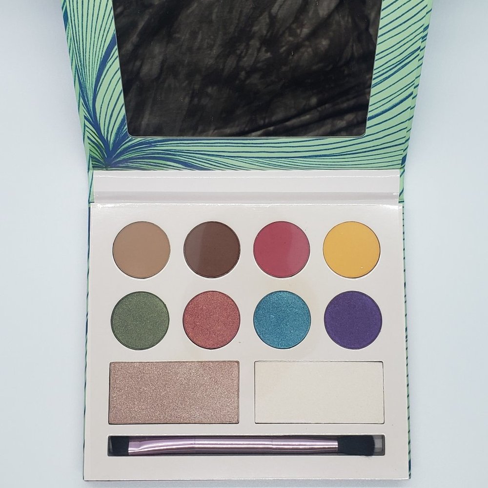 Moods Eyeshadow and Highlighter Palette